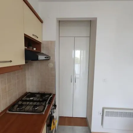 Apartment Hill