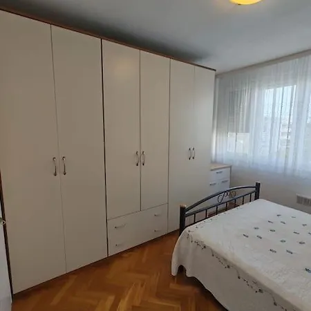 Hill Apartment Split